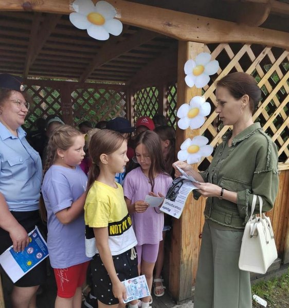 В Приамурье общественники и полицейские организовали «Школу полиции» для ребят из пришкольного лагеря